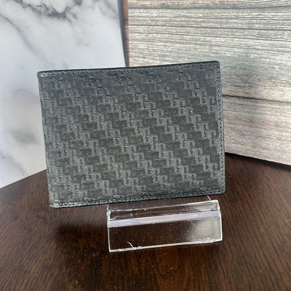 Gucci bi fold black wallet